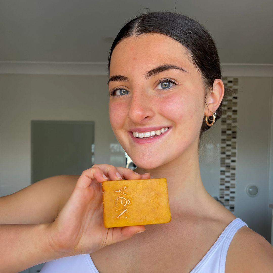 Skin Clearing Honey & Turmeric Bar