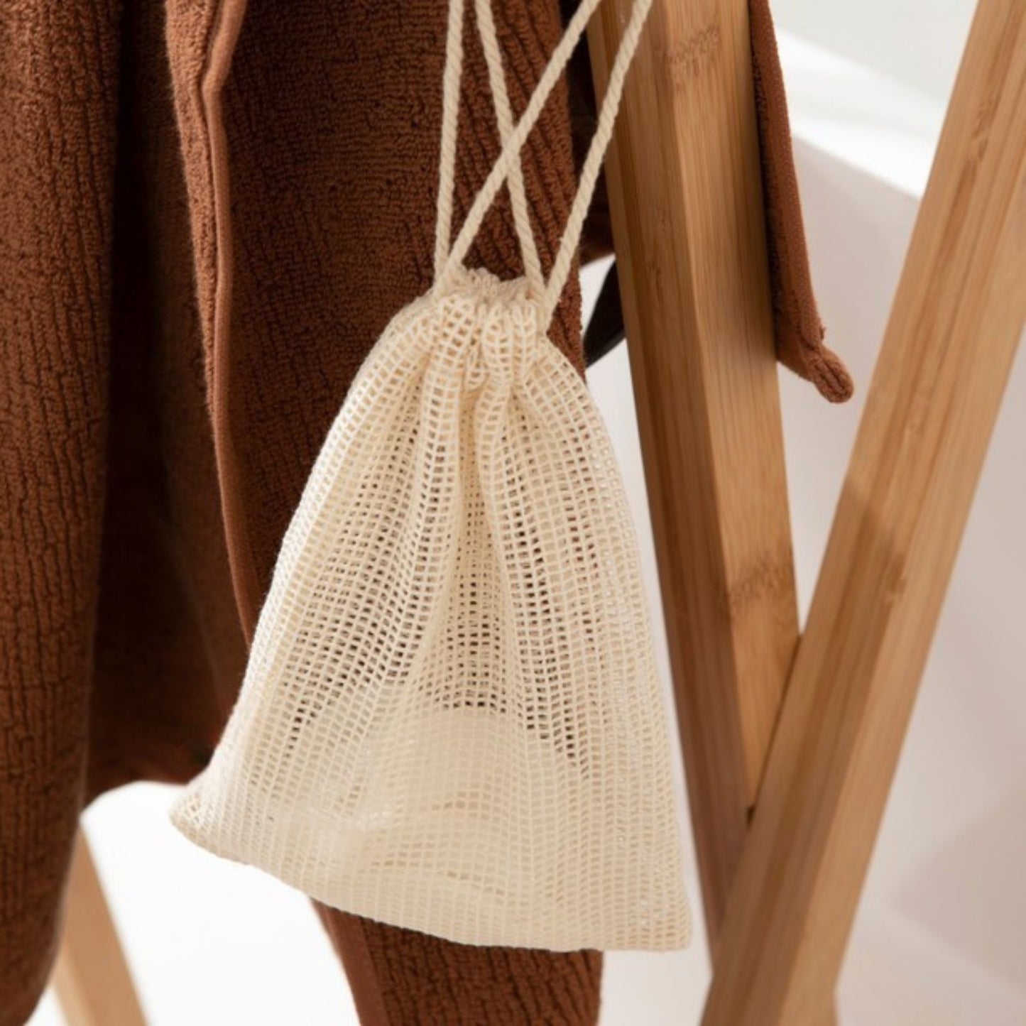 FREE GIFT - Yen Aura Exfoliating Bag